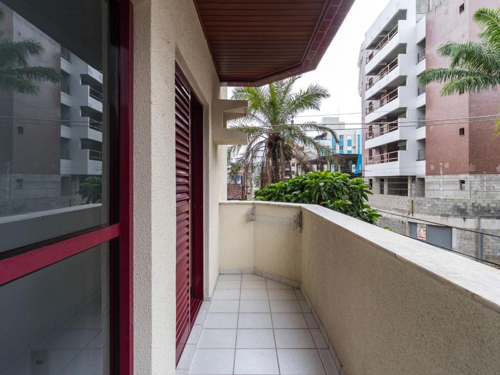 Apartamento Espacoso Com Ar Condicionado E Wi-Fi, A 100 Metros Da Praia - Edificio Estoril อูบาตูบา ภายนอก รูปภาพ